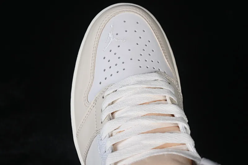 All categories Air Jordan Jordan series basketball shoes Air Jordan 1 High Air Jordan 1 High OG AJ1 Joe 1 ivory white high-top basketball shoes IH4363-100